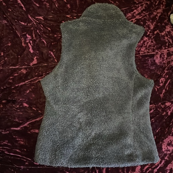 Ladies Patagonia Los Gatos zip up vest - Picture 2 of 4
